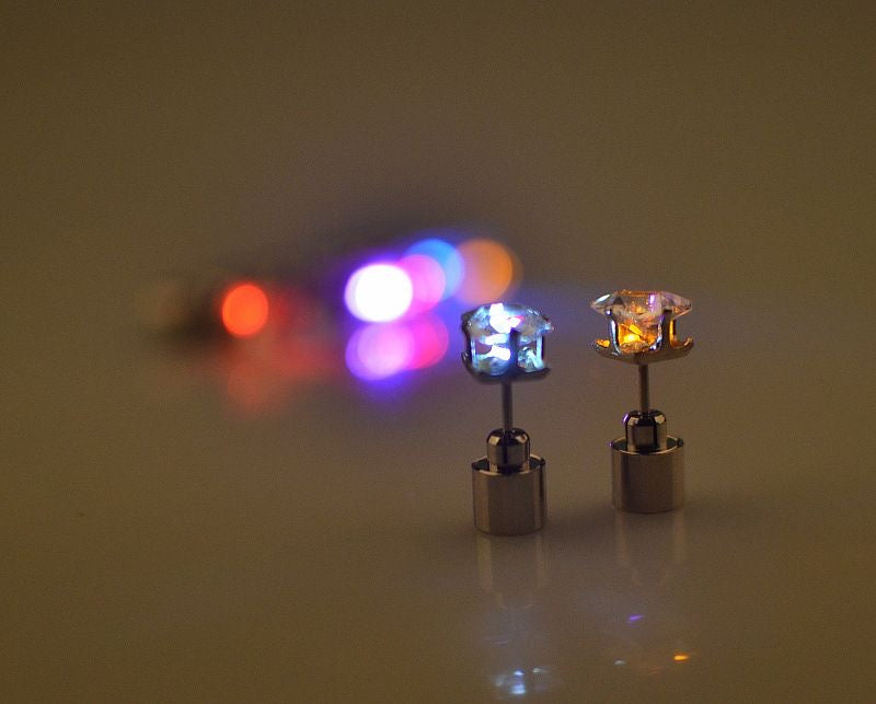 MCMFrame™ - light-up earrings